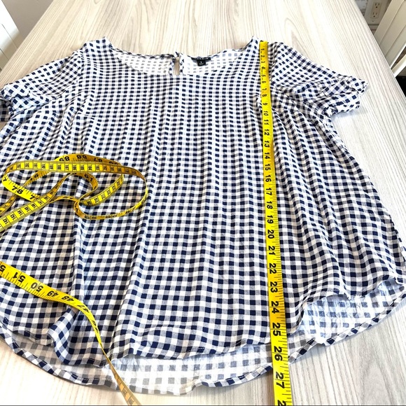 TORRID GINGHAM RUFFLE CHALLIS BLOUSE SIZE 1X - Picture 8 of 11